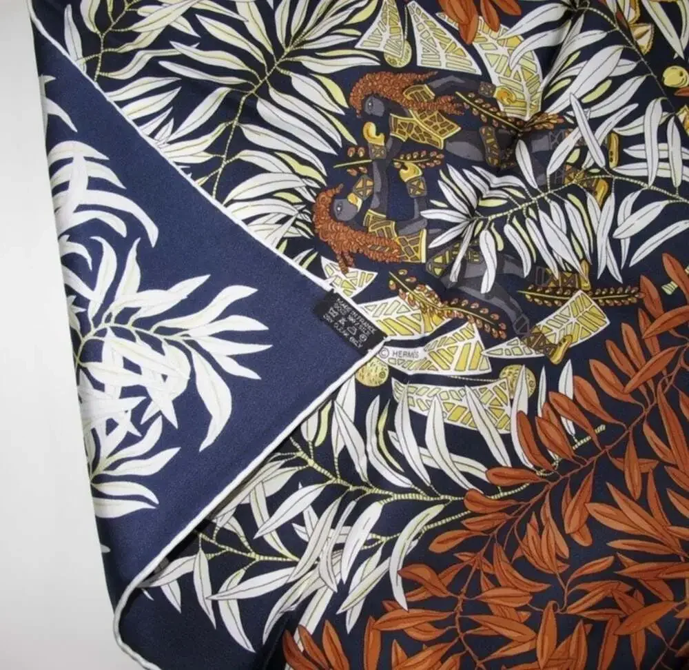 Hermes La Promenade de Platon Silk Scarf - Picture 6 of 7